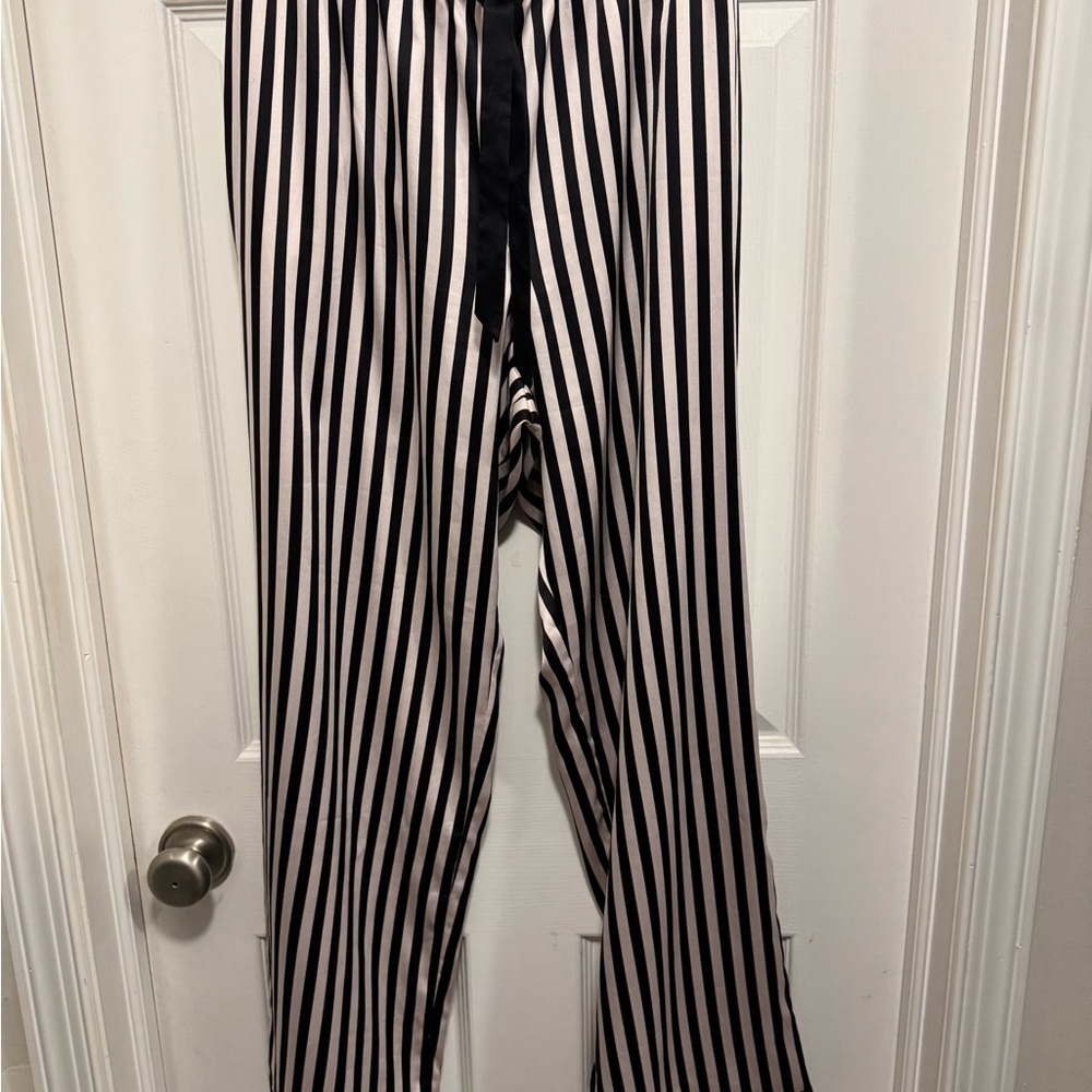 Victoria's Secret Black and White Striped Pajama Set - Picture 4 of 10